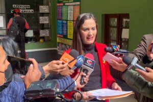 Denuncia por uso de vehículo robado en la Asamblea Legislativa