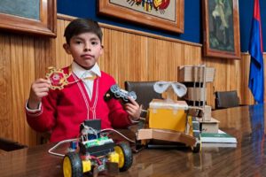 Max Canaviri y su proyecto de un Sistema de Alerta Temprana de Sismos representarán a Bolivia en México