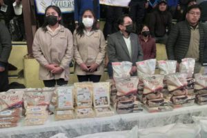 Desayuno escolar y paquete alimenticio para estudiantes