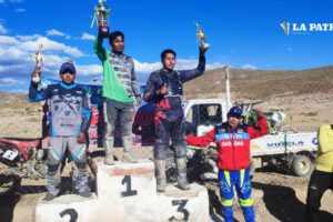 Prueba de motociclismo orureño en el circuito de Capachos