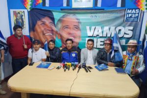 Integrantes del Movimiento Al Socialismo (MAS) en conferencia de prensa sobre el Gobierno de Arce