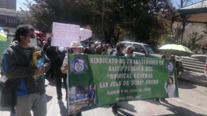 Trabajadores en salud pública exigen el pago del bono de riesgo