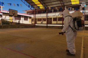 Fumigación en unidades educativas para prevenir infecciones respiratorias