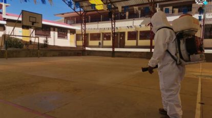 Fumigación en unidades educativas para prevenir infecciones respiratorias