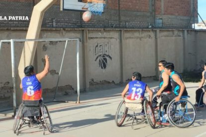 Torneo de baloncesto en silla de ruedas en Oruro