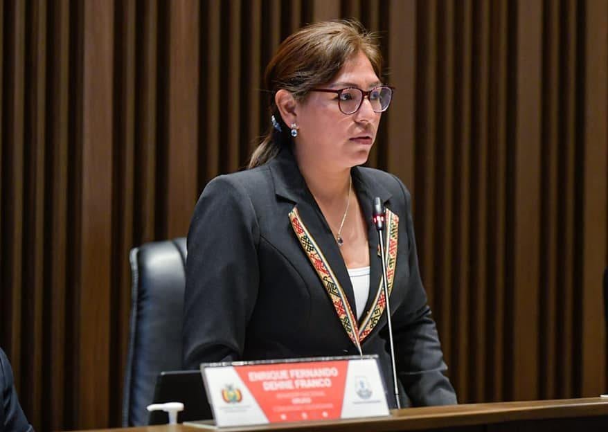 La legisladora orureña sobre el endeudamiento con China