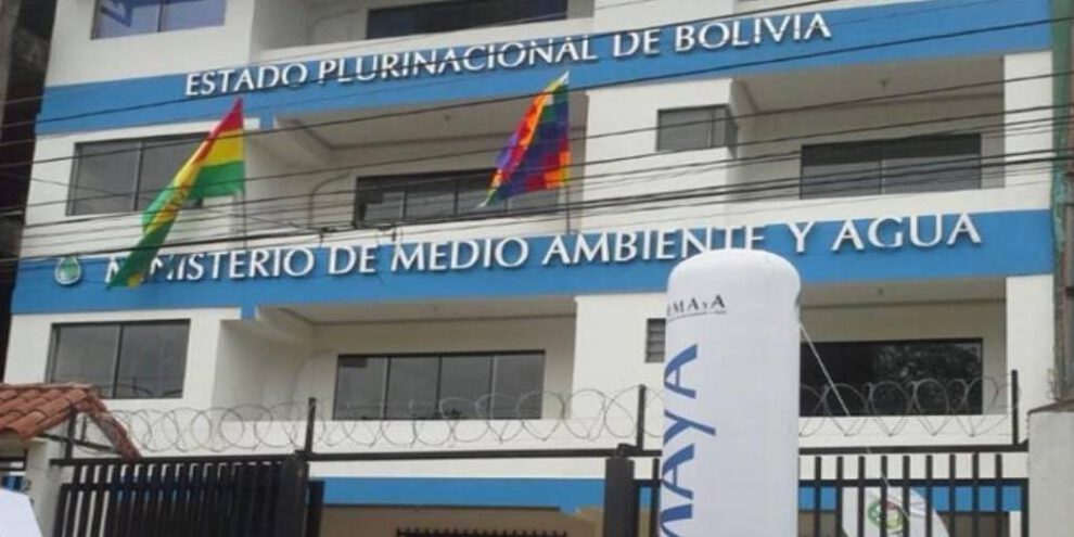Protección para periodista acosado por corrupción en Ministerio de Medio Ambiente y Agua