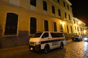 Ingreso de sacerdotes acusados de delitos sexuales en Bolivia