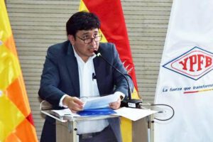 Regulaciones de venta de combustibles por el Ministro Franklin Molina
