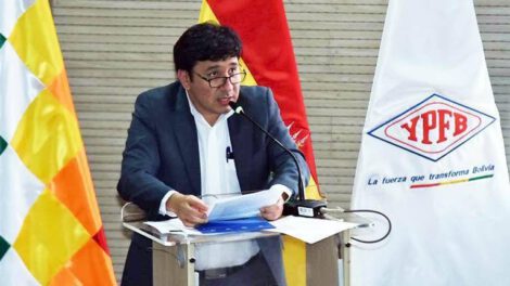 Regulaciones de venta de combustibles por el Ministro Franklin Molina