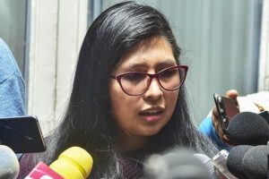Eva Copa responde sobre recursos para conexiones a la Ceja