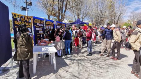 Feria por el Día Mundial del Reciclaje en Oruro