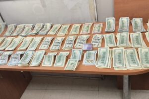 Boliviano con 46 mil dólares ocultos