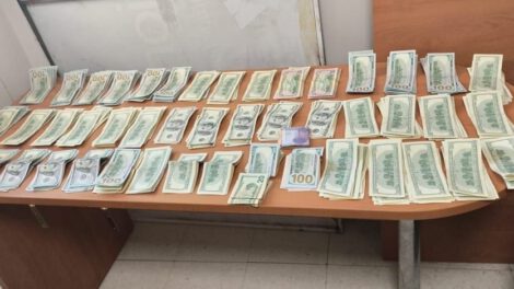 Boliviano con 46 mil dólares ocultos