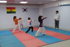 Selección orureña de taekwondo en el nacional Open
