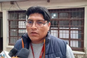 Enfrentamientos violentos entre colegiales en Oruro