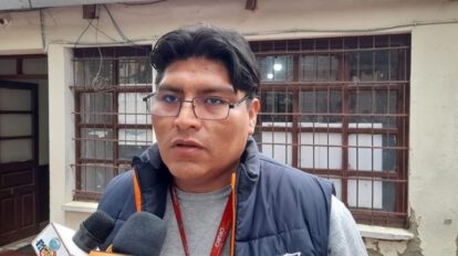 Enfrentamientos violentos entre colegiales en Oruro