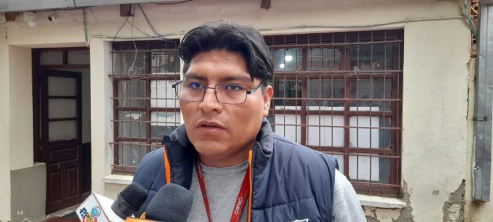 Enfrentamientos violentos entre colegiales en Oruro