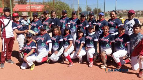 Integrantes del equipo Red Sox en el torneo nacional de softbol