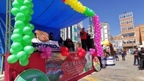 Campaña ecológica de reciclaje en la Avenida Cívica