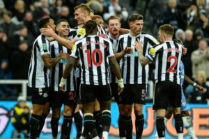 Newcastle clasifica a la Champions League tras 20 años de espera