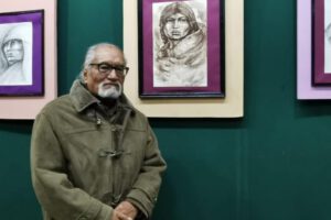 Jesús Céspedes expone sus dibujos dedicados a las madres