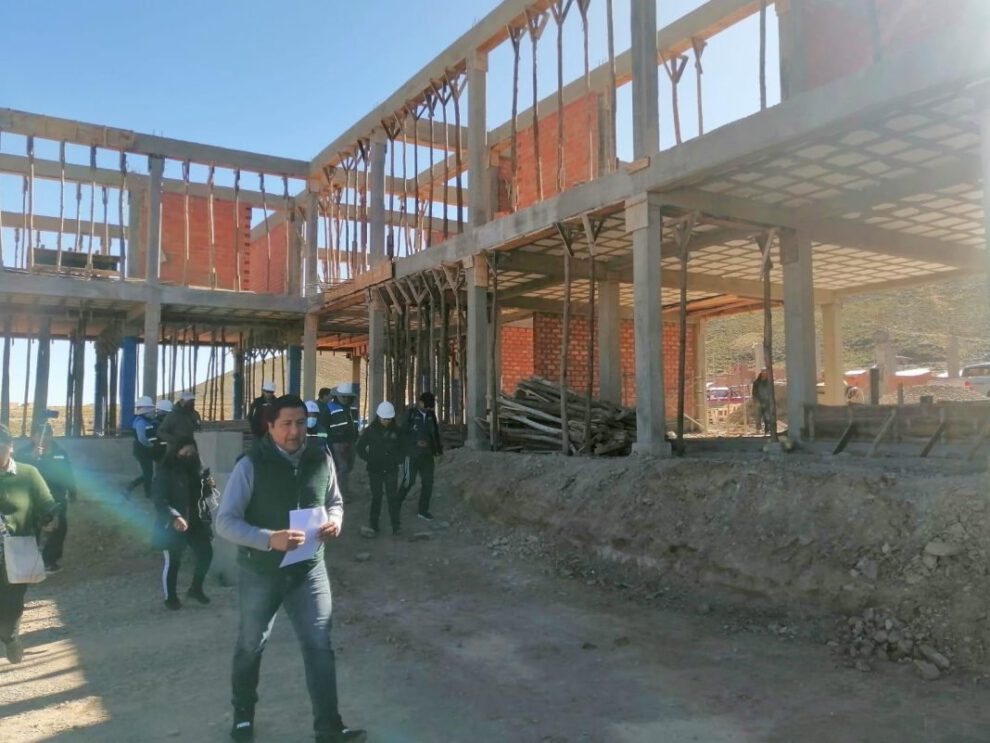 GAMO entregará colegios en Oruro