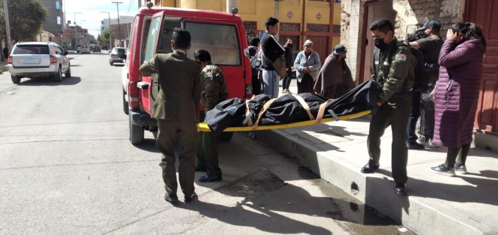 Hombre en estado de ebriedad fallece tras caer de las gradas