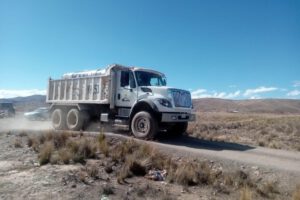 Turriles de cemento asfáltico robados hallados en Pucarani