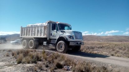 Turriles de cemento asfáltico robados hallados en Pucarani