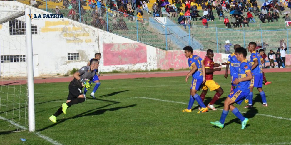 EM Huanuni se alista para el partido contra Sur-Car en la Copa Simón Bolívar