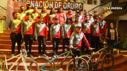 Ciclistas orureños en el certamen nacional de bicimontaña
