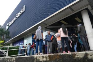 Denuncia masiva exfuncionarios Banco Fassil