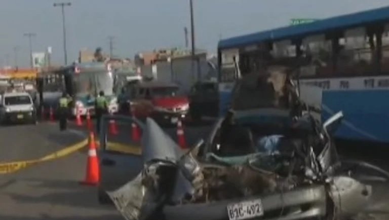 Delincuentes peruanos asaltaron a dos camioneros bolivianos