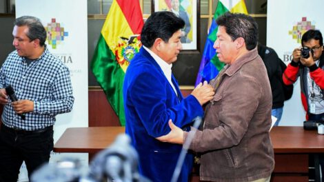 Wilfredo Quiroga es posesionado como director de Vías Bolivia