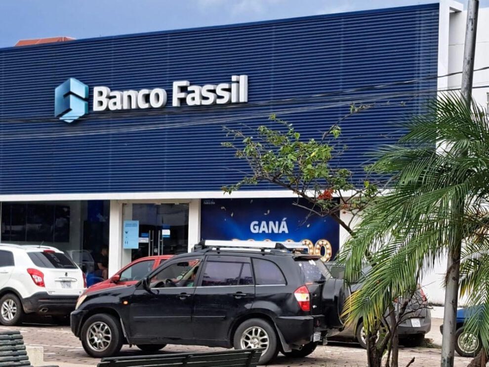 Caída del Banco Fassil
