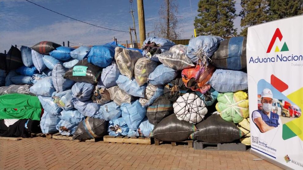 Aduana inutiliza ropa usada para Subasta Ecológica