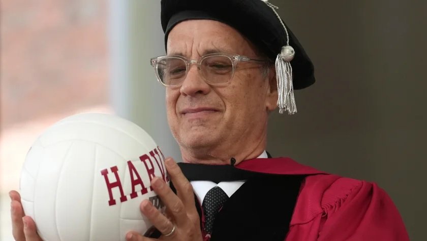 Tom Hanks graduación Harvard