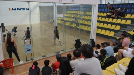 Camila Rivero destaca en el torneo nacional de ráquetbol