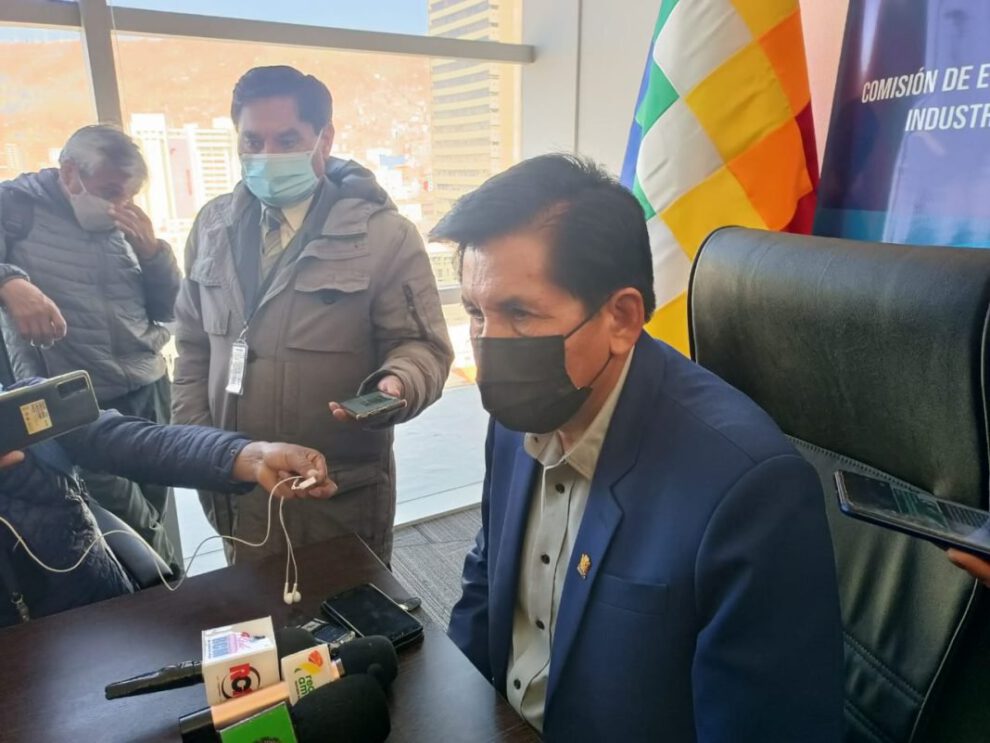 Interpelación Ministro de Justicia por Félix Ajpi