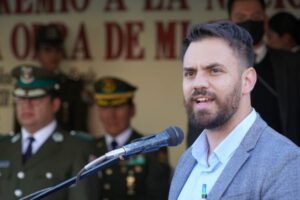 Ministro de Gobierno ofrece garantías a periodista investigador del caso Banco Fassil