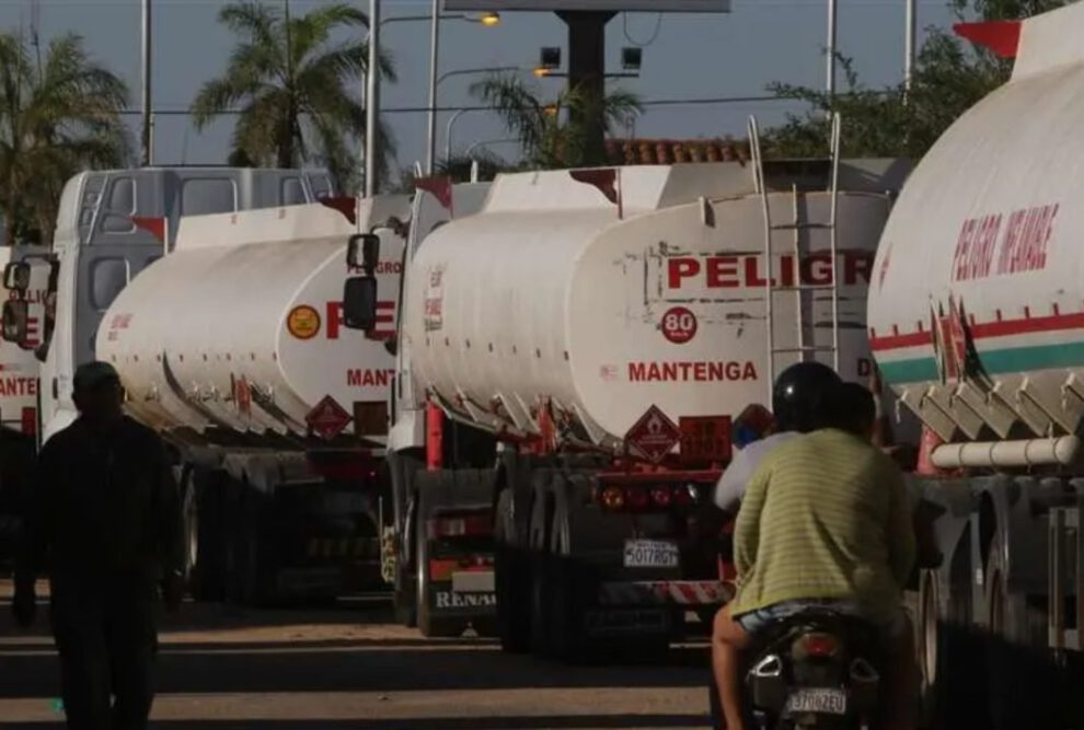 Transporte pesado internacional en emergencia por irregularidad en abastecimiento de combustible