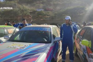 Prueba nacional de automovilismo en Sucre