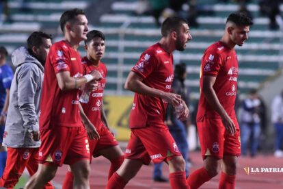 Barras bravas de Guabirá encaran a los jugadores tras derrota