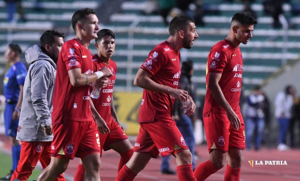 Barras bravas de Guabirá encaran a los jugadores tras derrota