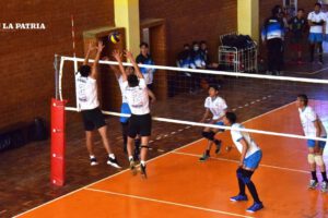 Torneo nacional de voleibol Sub-13 en Oruro