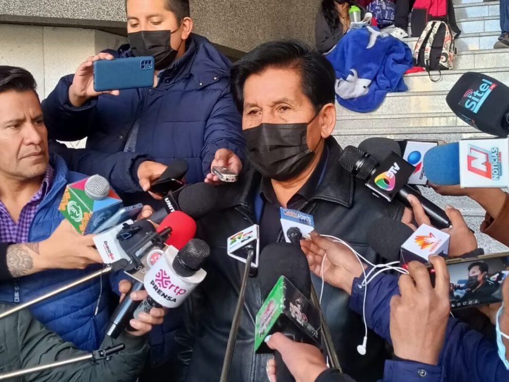 Censura al ministro de Justicia por el senador Félix Ajpi