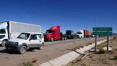 Cierre de ruta Pisiga-Ancaravi genera problemas a transportistas