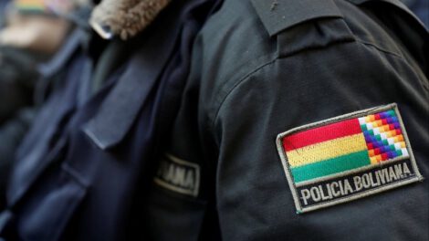 Efectivo policial enviado a la cárcel por disparar a una mujer en El Alto