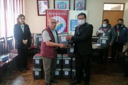 ProSalud dona equipos para cadena de frío en Oruro